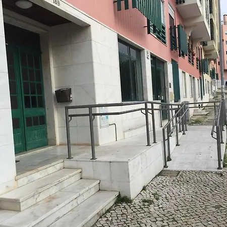 Apartamento Familia Queluz